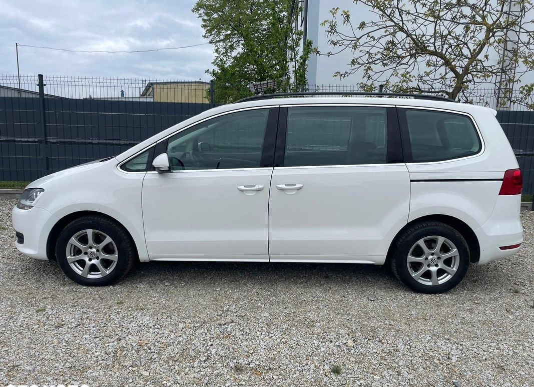 Volkswagen Sharan cena 31700 przebieg: 310719, rok produkcji 2011 z Skała małe 529